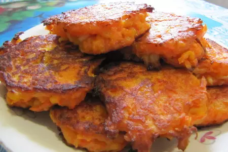 Морковные оладушки фаршированные яблочком (для всех и детей, которые не любят морковь): шаг 11