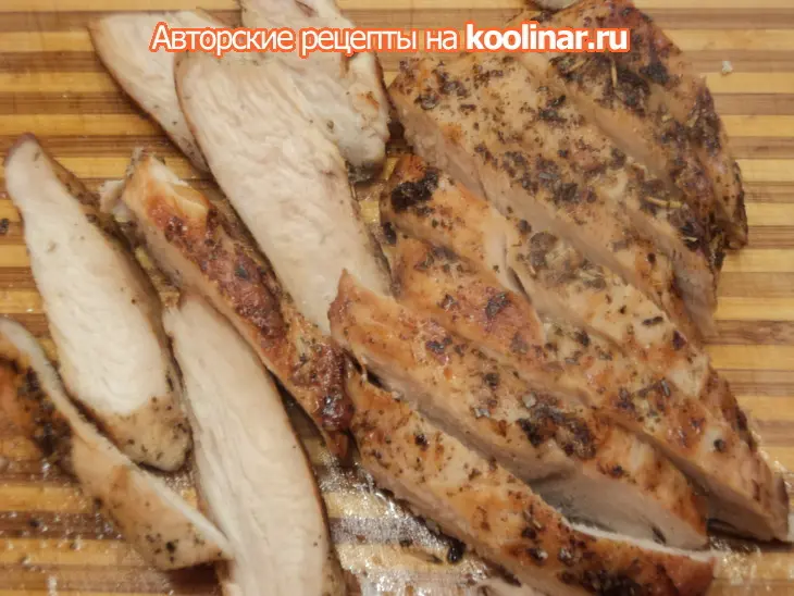 Салат-закуска из филе индейки с помидорами: шаг 2