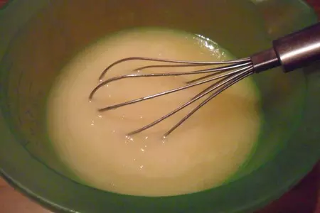 Маффины с морковью, клюквой и орехами: шаг 2