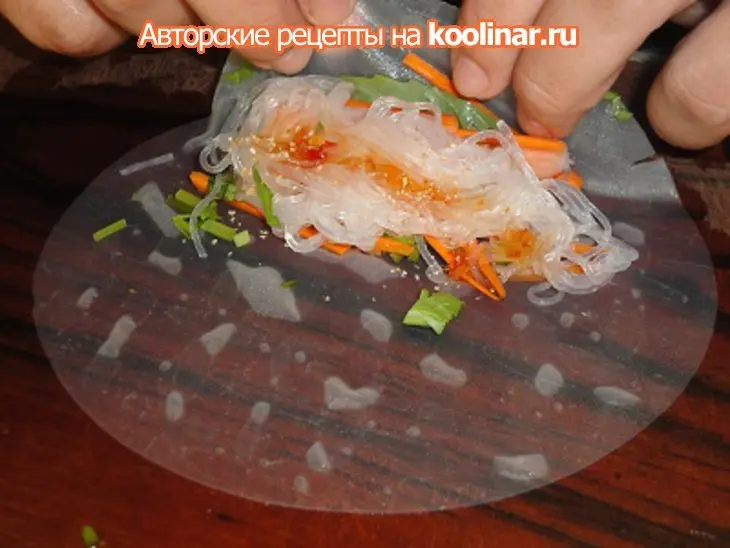 Свежие роллы с креветками по тайски: шаг 4