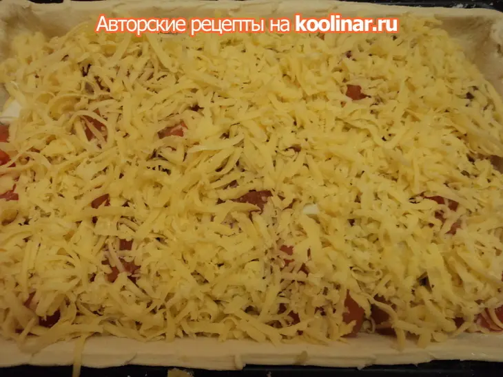 Открытый пирог с лососем и двумя видами сыра: шаг 4