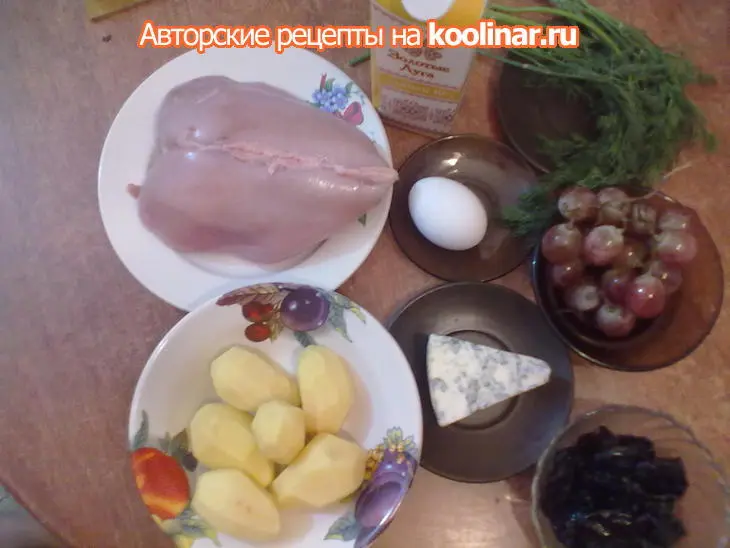Куриная грудка с соусом "дор блю"+картофельные кнедлики...на гарнирр))): шаг 1