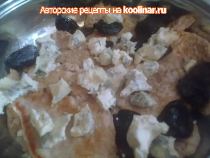 Куриная грудка с соусом "дор блю"+картофельные кнедлики...на гарнирр))): шаг 7