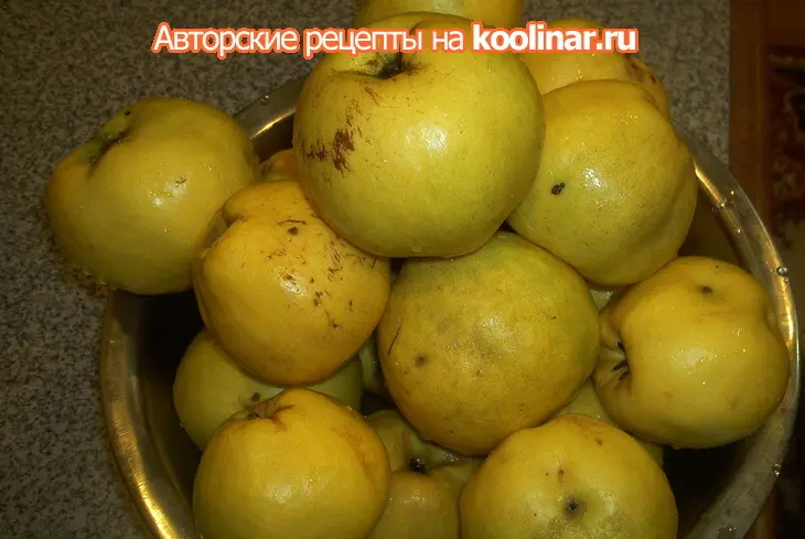 Айвовое варенье с миндалем: шаг 2