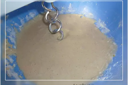 Пирог из чашки с кисломолочным продуктом и в "шляпе" - серия "готовим быстро, просто и вкусно!": шаг 2