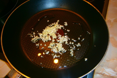 Королевские креветки в сливочно-чесночном соусе  с салатом "croccante": шаг 3