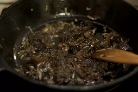 Рыба с картошкой и грибами по-белорусски: шаг 4
