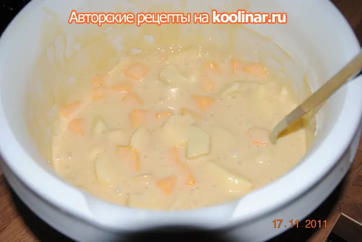 Шарлотка с тыквой и яблоками: шаг 1