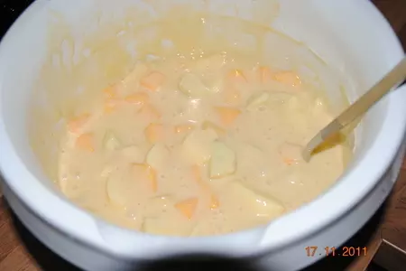 Шарлотка с тыквой и яблоками: шаг 1
