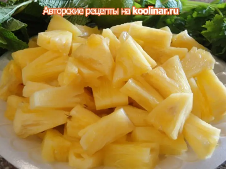 Кинза и мята с ананасом по свински: шаг 3