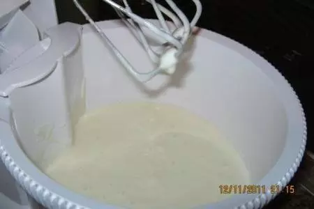 Торт "медовый бочоночек с икрой": шаг 8