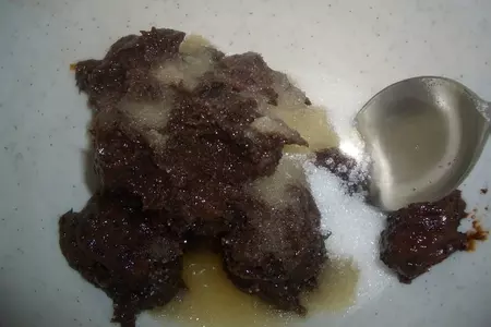 Бисквитный торт с черносливом и сливками (поздравительный): шаг 2