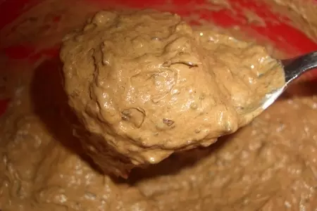Бисквитный торт с черносливом и сливками (поздравительный): шаг 7