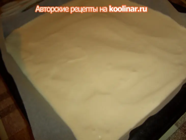 Бисквитный торт с черносливом и сливками (поздравительный): шаг 13