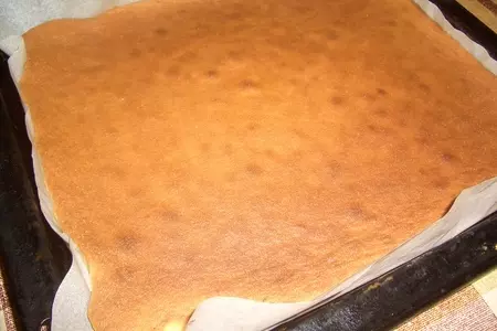 Бисквитный торт с черносливом и сливками (поздравительный): шаг 14
