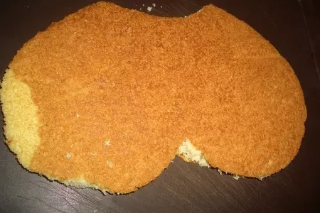 Бисквитный торт с черносливом и сливками (поздравительный): шаг 16