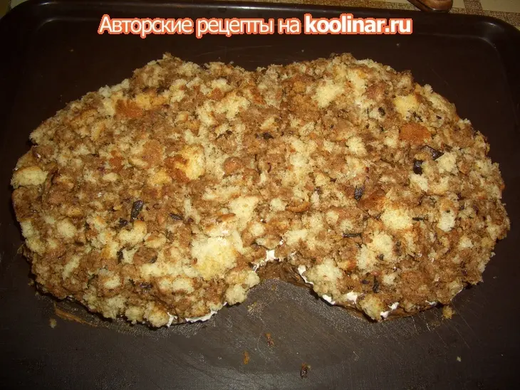 Бисквитный торт с черносливом и сливками (поздравительный): шаг 21