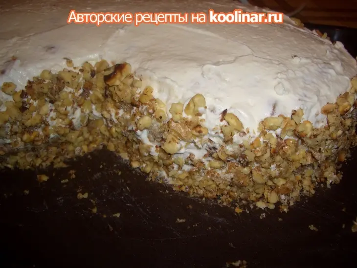 Бисквитный торт с черносливом и сливками (поздравительный): шаг 23