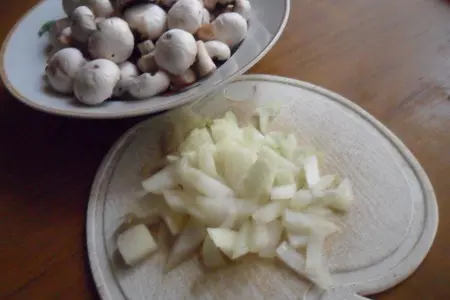 Пирог с грибами и сыром: шаг 3