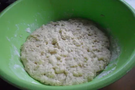 Пирог с грибами и сыром: шаг 6