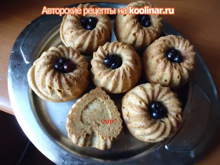 Кексы со смородиной: шаг 9