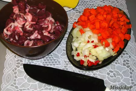 Свекольные пирожки с куриными потрошками: шаг 8