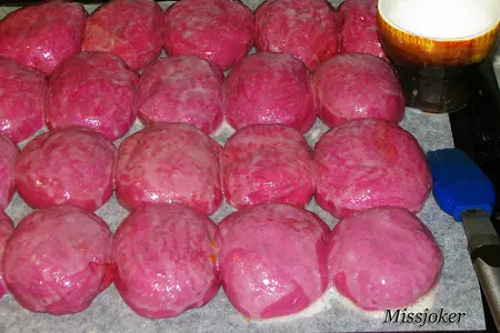 Свекольные пирожки с куриными потрошками: шаг 13