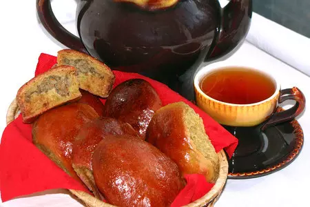 Свекольные пирожки с куриными потрошками: шаг 14