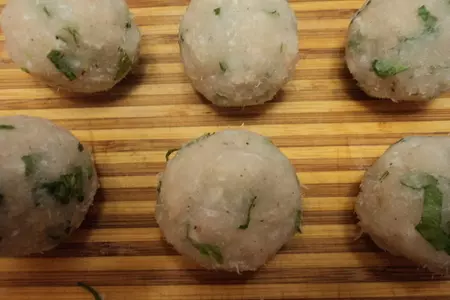 Рыбные фрикадельки с йогуртовым соусом ( готовим быстро и просто): шаг 2