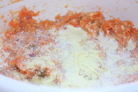 Котлеты из форели с соусом барбекю, каперсами и сыром..: шаг 5