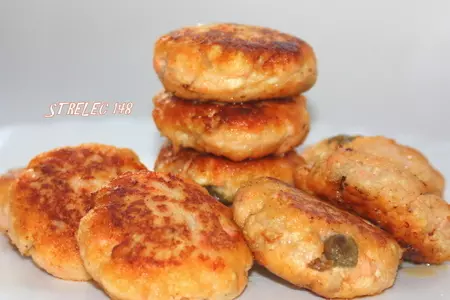Котлеты из форели с соусом барбекю, каперсами и сыром..: шаг 8