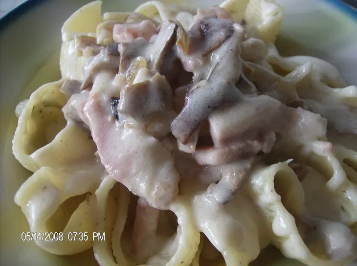 Паста с копченной рулькой и грибами: шаг 6