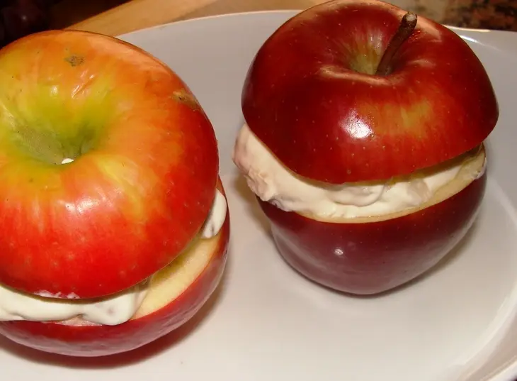 Яблоки фаршированые орехами и сыром: шаг 5