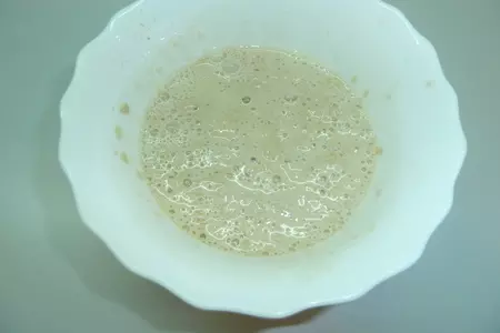 Сфинцуни  на чесночном тесте с курицей, моцареллой и сыром пекорино: шаг 2