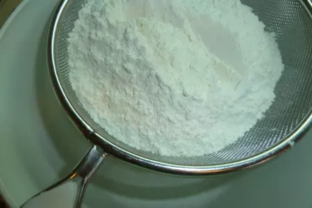 Сфинцуни  на чесночном тесте с курицей, моцареллой и сыром пекорино: шаг 3