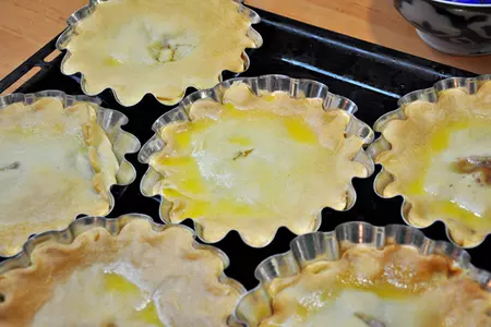 Мини-пироги «дружба народов» с мясной начинкой (по мотивам «фитчи» и «къячлив»): шаг 7