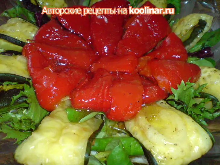 Салат из запечённых перцев и цуккини с сыром: шаг 8