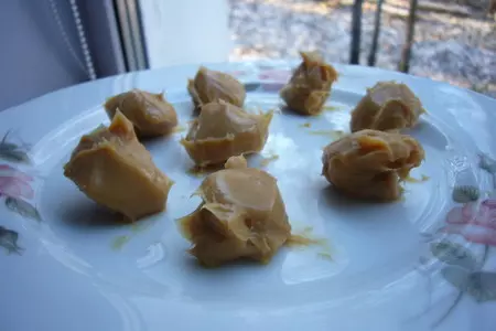 Арахисовые кексы с варёной сгущёнкой: шаг 2