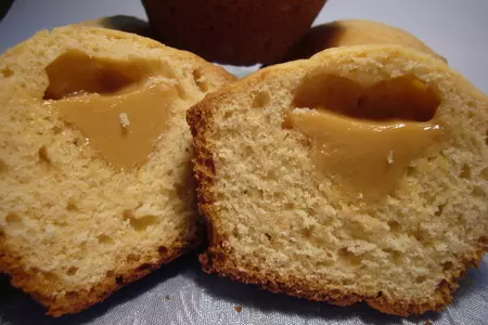 Арахисовые кексы с варёной сгущёнкой: шаг 6