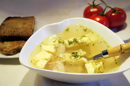 Куриный бульон с кубиками парового омлета: шаг 6