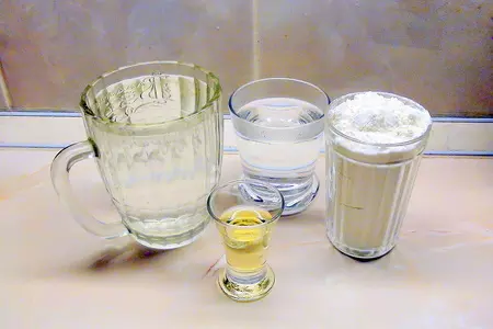 Паровые пельмени с куриной начинкой в виде всё тех же цветов лотоса.: шаг 1