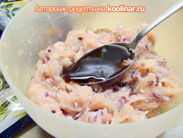 Паровые пельмени с куриной начинкой в виде всё тех же цветов лотоса.: шаг 5