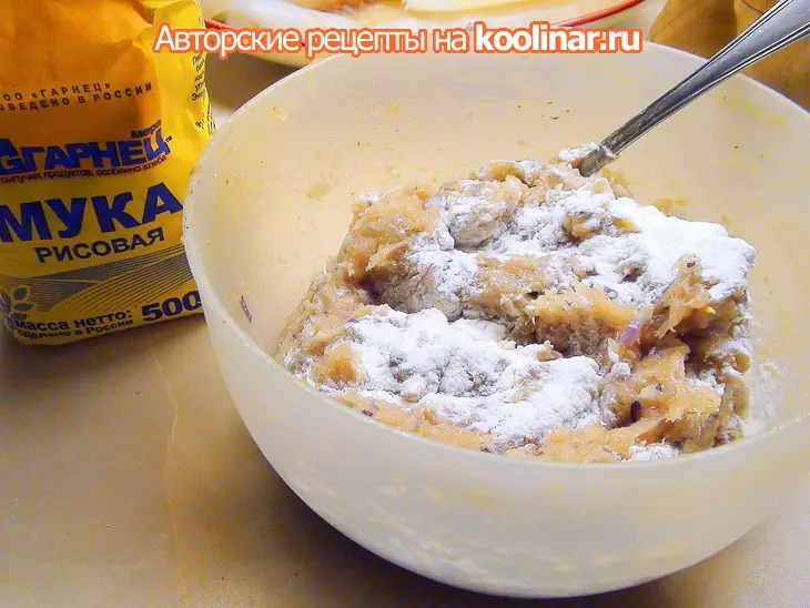 Паровые пельмени с куриной начинкой в виде всё тех же цветов лотоса.: шаг 6