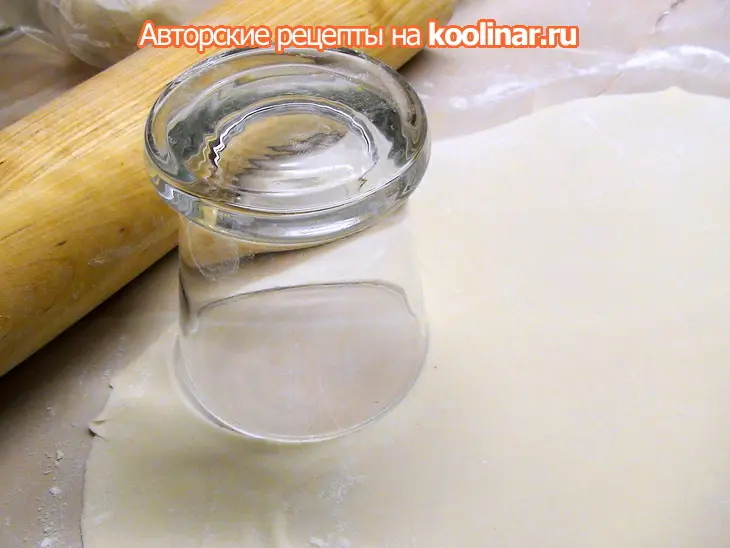 Паровые пельмени с куриной начинкой в виде всё тех же цветов лотоса.: шаг 7