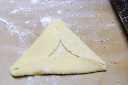 Паровые пельмени с куриной начинкой в виде всё тех же цветов лотоса.: шаг 8