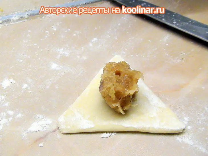 Паровые пельмени с куриной начинкой в виде всё тех же цветов лотоса.: шаг 10