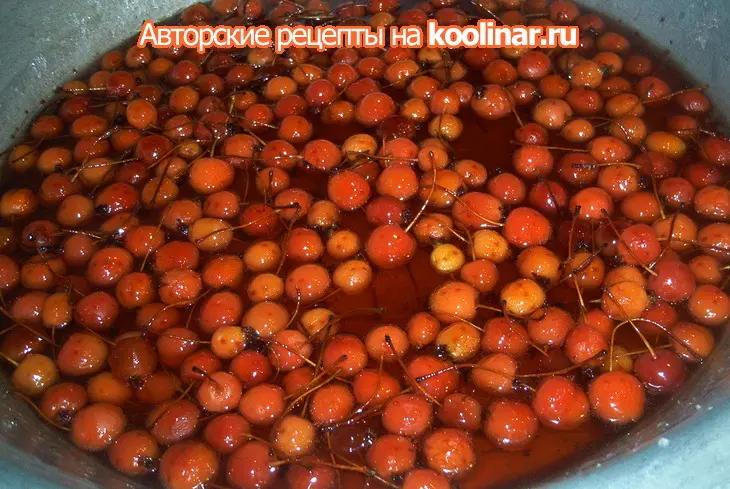 Варенье из райских яблочек: шаг 3