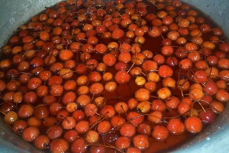 Варенье из райских яблочек: шаг 3
