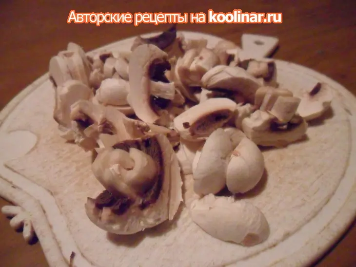 Салат с жареным камамбером: шаг 1