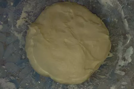 Глазированные булочки с изюмом и мюсли: шаг 2